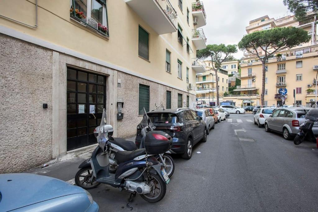 Monte Sacro For 6 Guests Metro B Appartamento